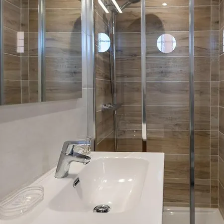 Apartment T4 Au Lavandou, 6 Couchages, Clim, Parking, Vue Mer - Fr-1-803-6